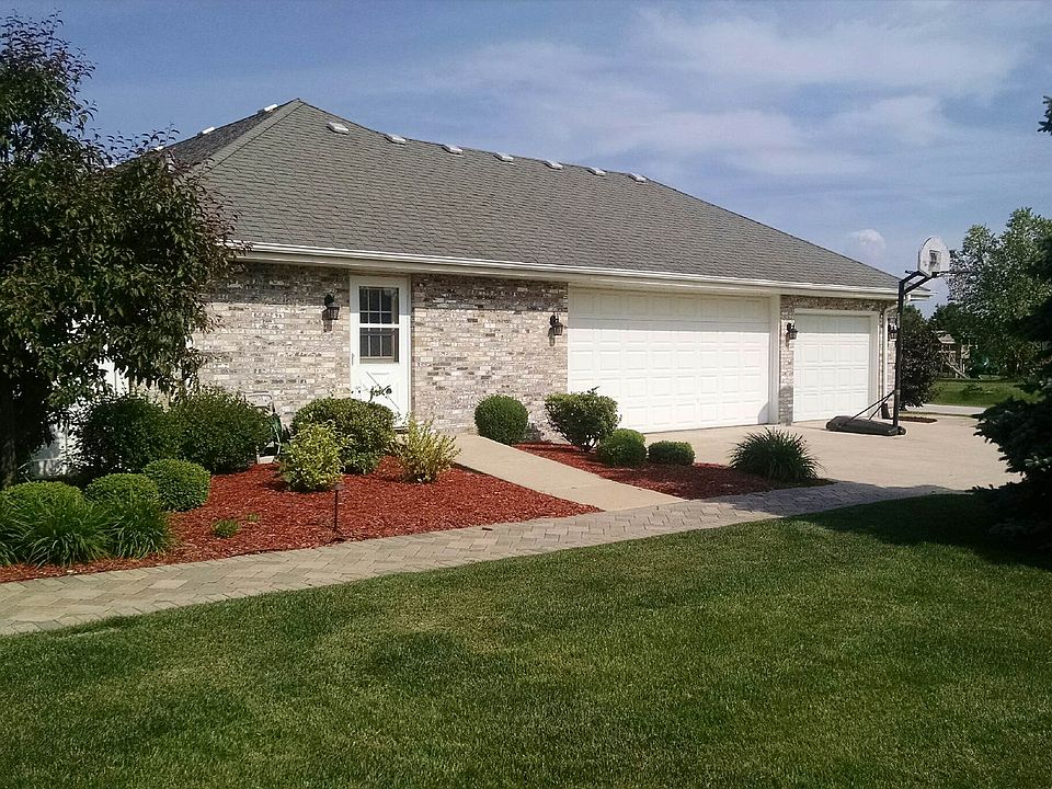 3 car garage side entrance