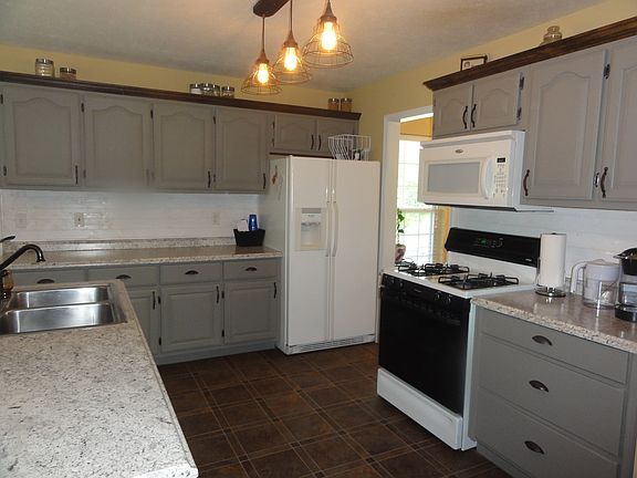 2nd image of 3373 Brookstone Dr