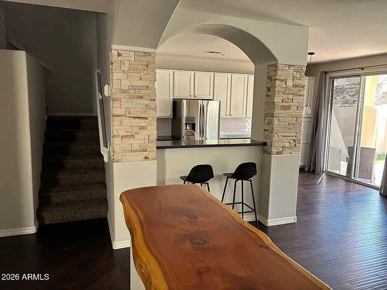 451 W Mountain Sage Dr — Photo 3