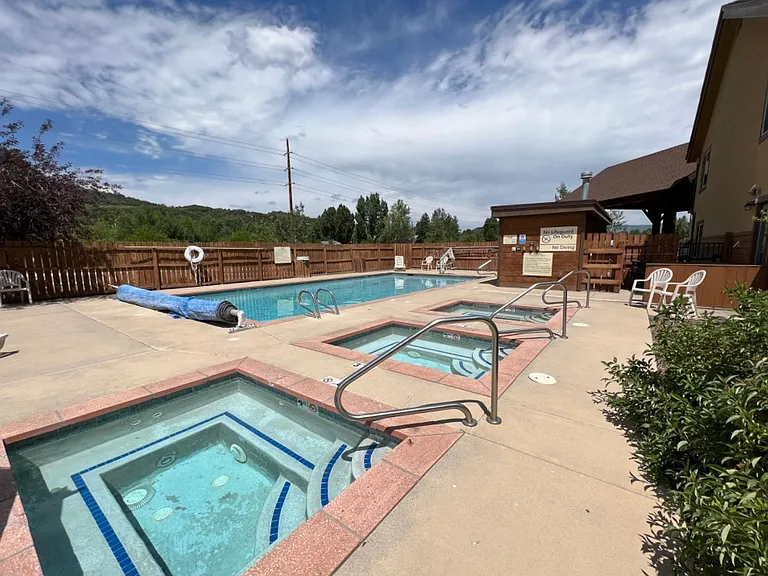 Ski Town Apartments — Photo 14