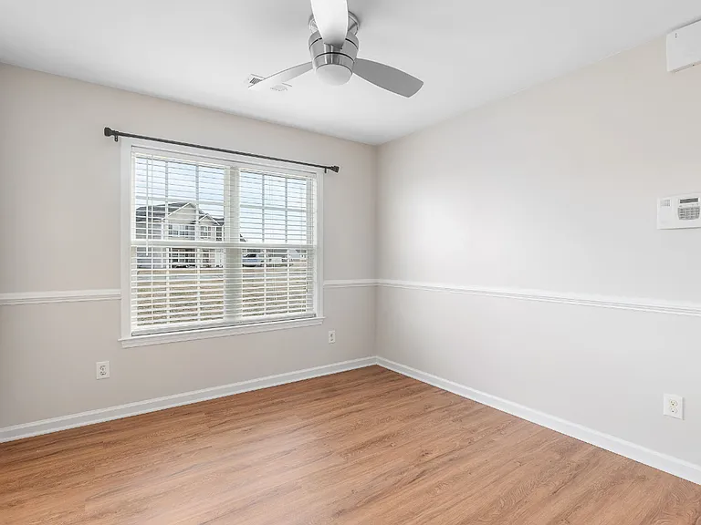 131 Cherry Grove Dr — Photo 6