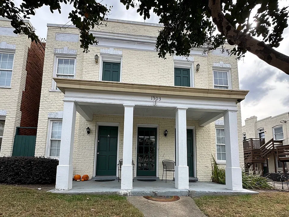 1303 Summit Ave