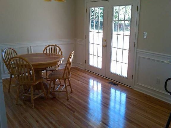 2nd image of 118 Scottfield Dr
