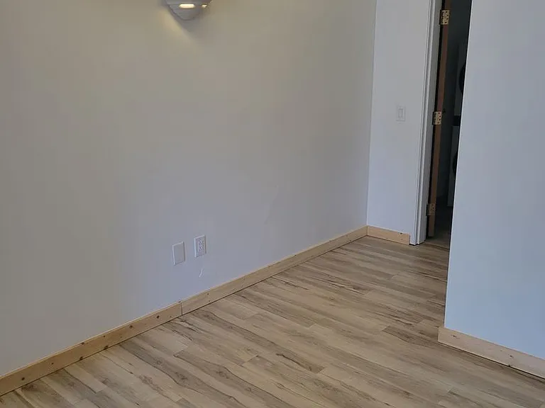 Ski Town Apartments — Photo 184