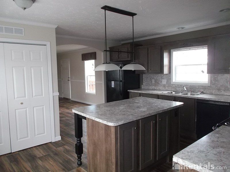 2nd image of 5513 Forest Rd
