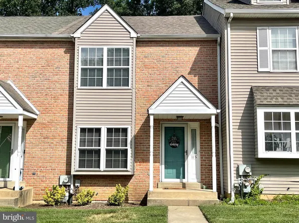 115 Stanley Ct, Upper Chichester, PA 19014