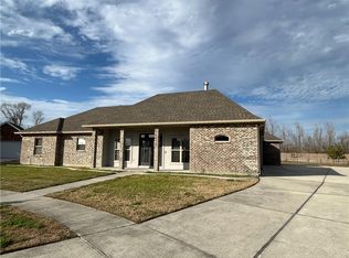 809 Country Cottage Blvd, Montz, LA 70068
