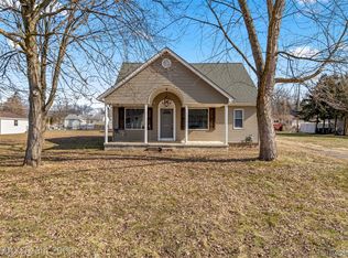 9267 Glenis St, Taylor, MI 48180