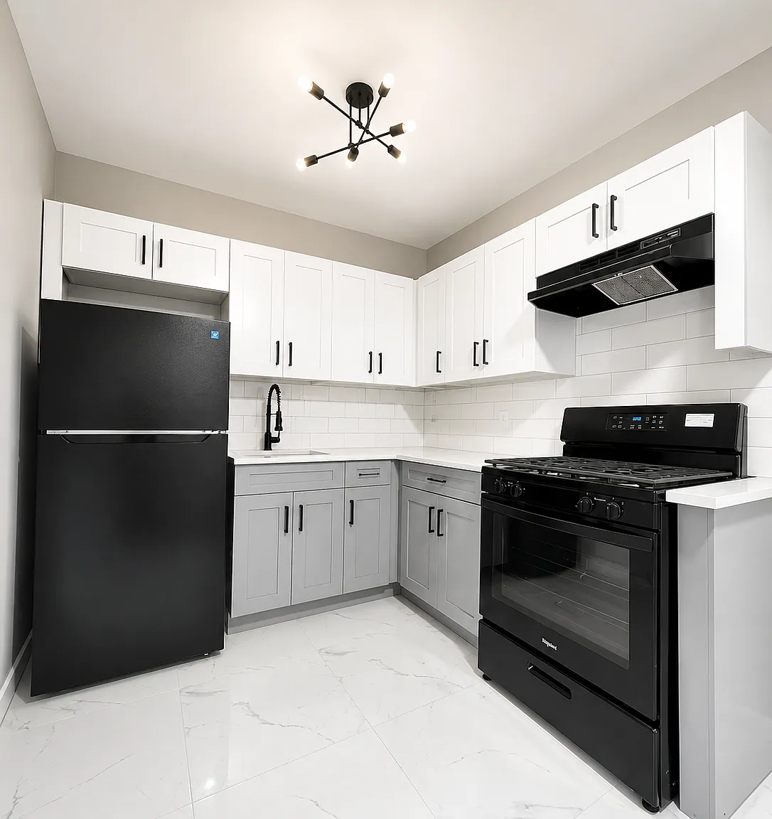 3 bed, 700 sqft, $2,095 — Photo 1