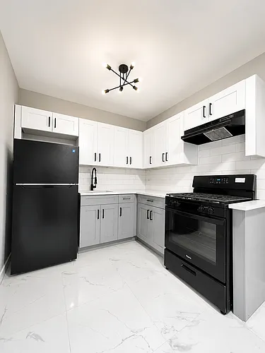 96 Summer Ave Photo 1