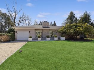 264 Edge Of Woods Rd, Southampton, NY 11968