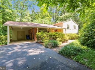 7617 Dew Wood Dr, Rockville, MD 20855