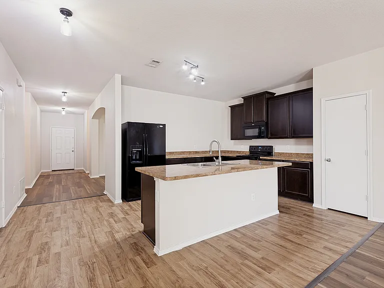 11117 Kenny Dr — Photo 2