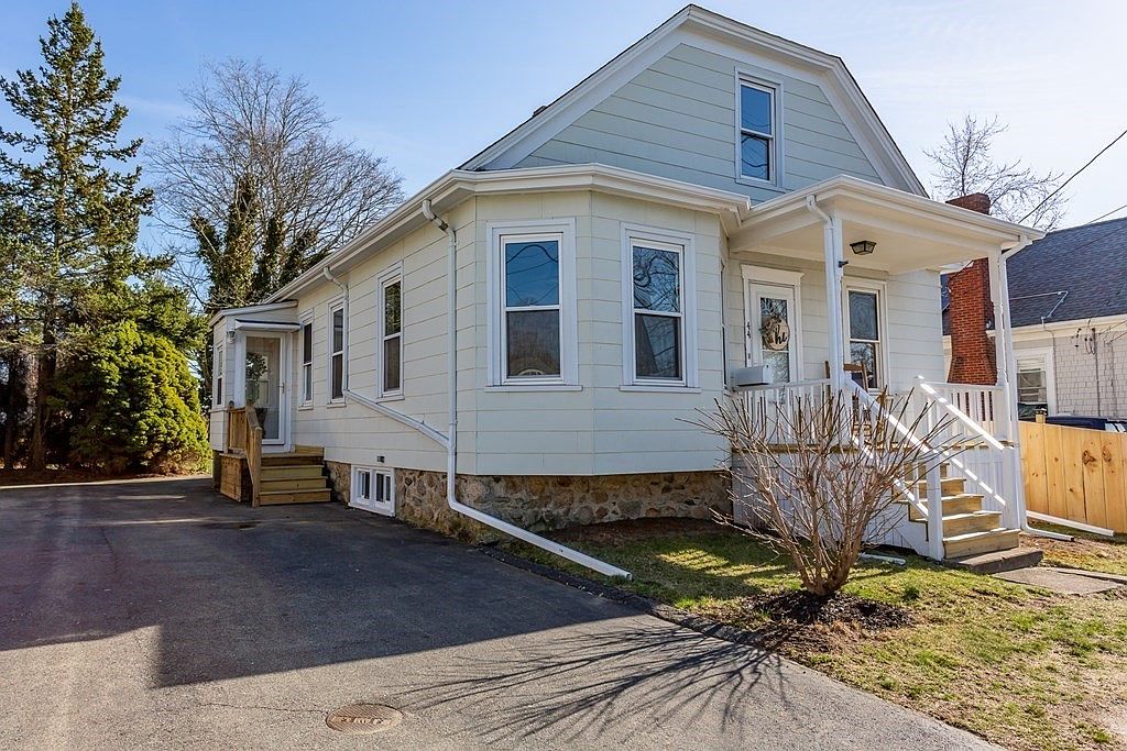 44 Slocum St, MA 02743 Zillow