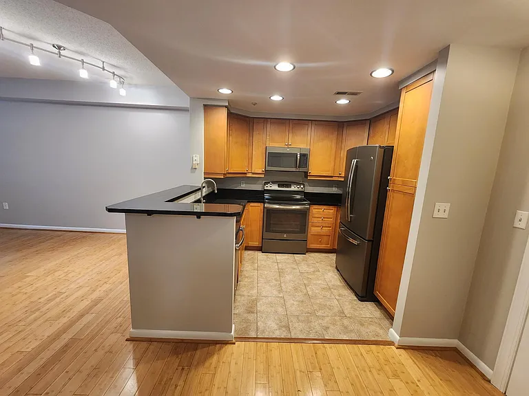 1111 11th St #104 — Photo 3