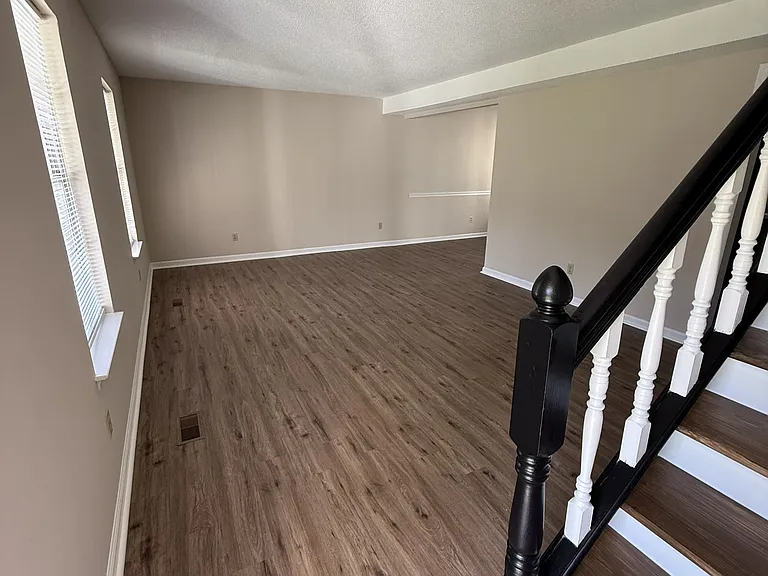 8611 Leatherwood Trl — Photo 5
