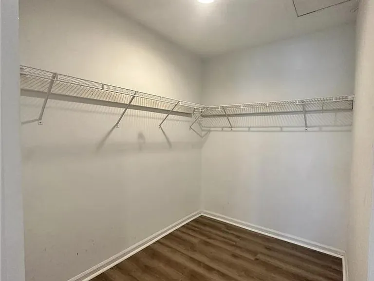 2022 Beacon Hill Dr — Photo 5