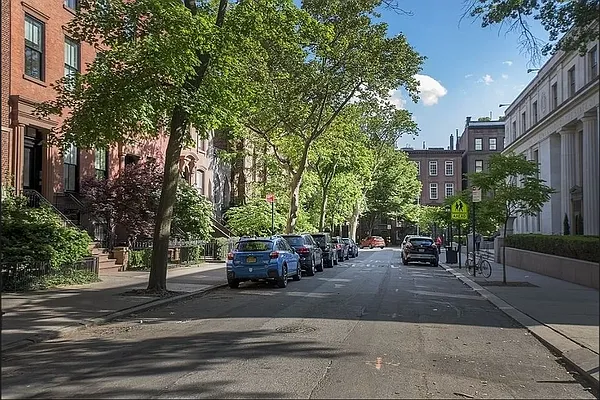 Rented by Compass | media 9