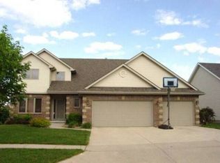 3116 Brook View Dr, Des Moines, IA 50317