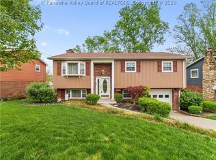 1106 Hollyberry Ln, South Charleston, WV 25309