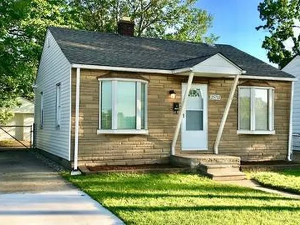 25713 Penn St, Dearborn Heights, MI 48125