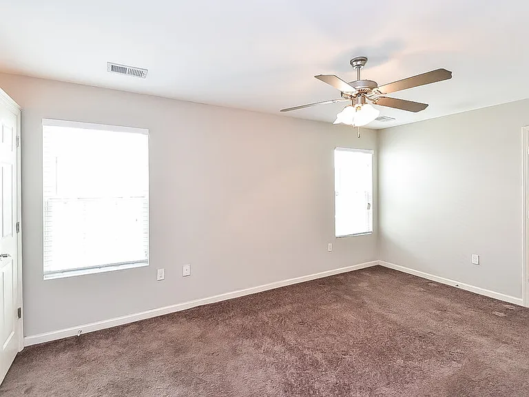 4085 Colton Dr — Photo 9