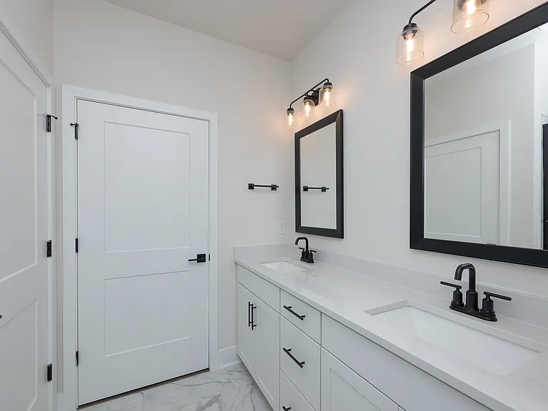 1004 Gresham Pl — Photo 13