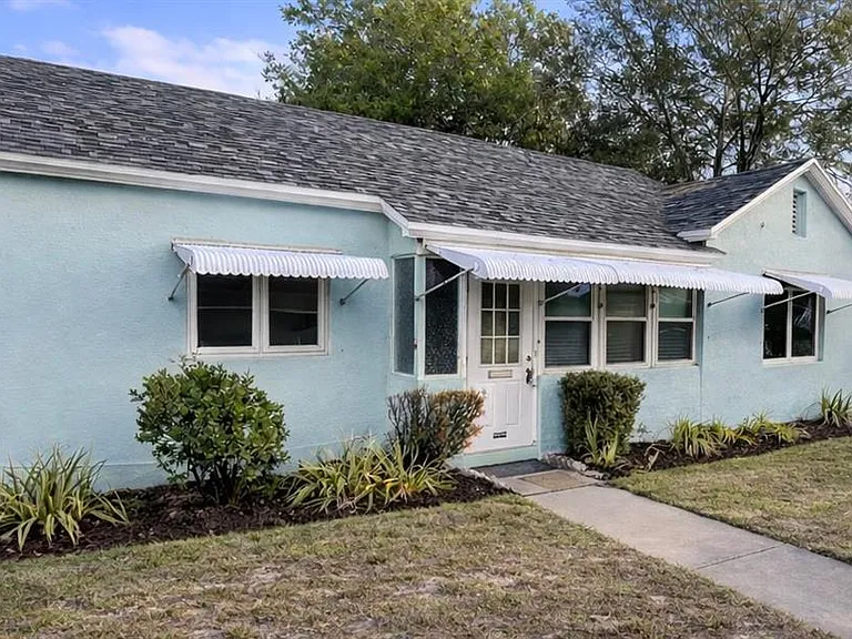 403 E Johnson Ave — Photo 1