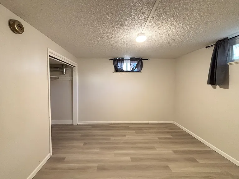 416 W Cornell Dr — Photo 15