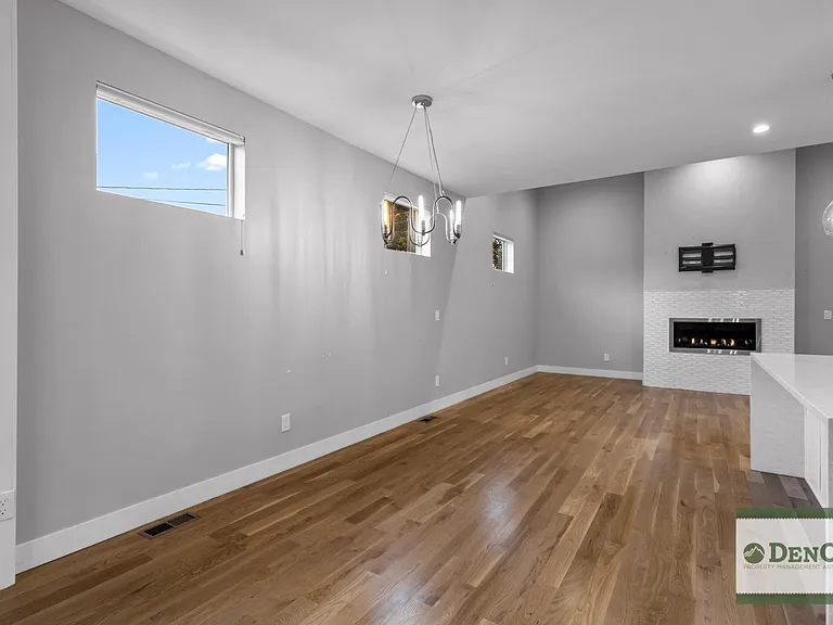 1317 Wolff St — Photo 5