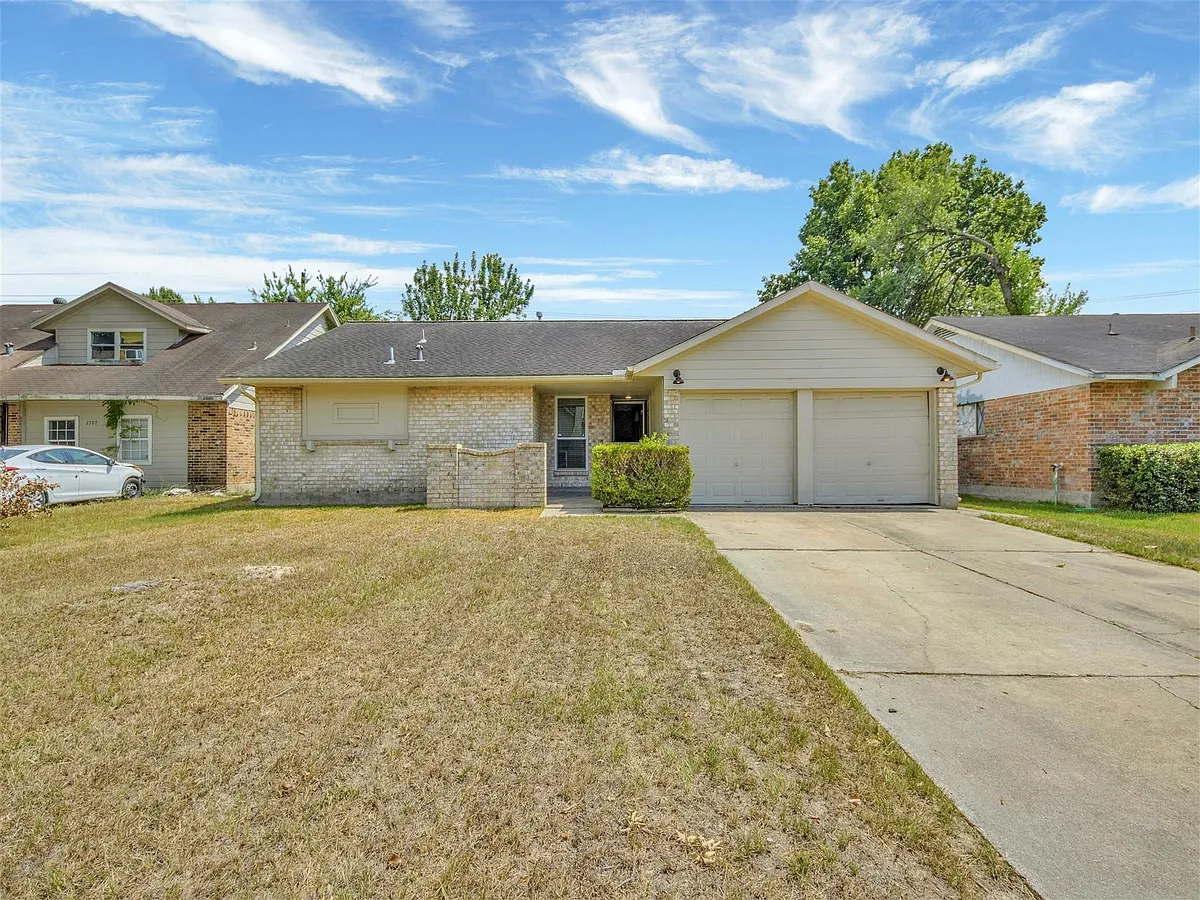 Photo 1 of 22 - 2311 Lemonwood Ln - Houston, TX Primary Photo - 2311 Lemonwood Ln