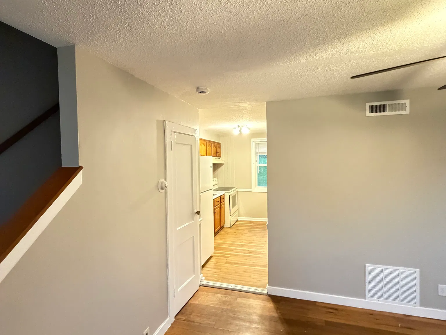 2 bed, 888 sqft, $1,550 — Photo 4