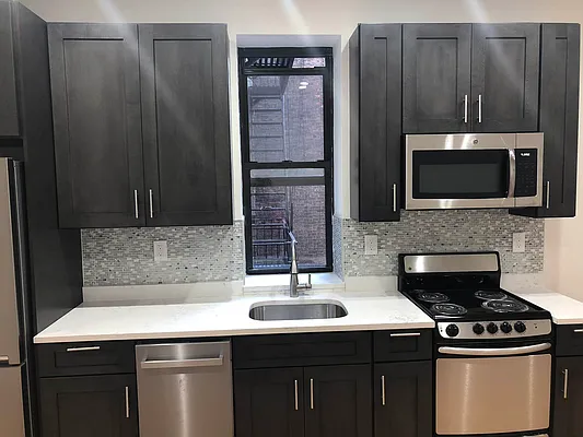 Rented by Urban Real Estate Property Group Inc | media 7