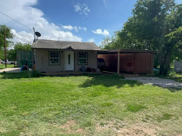 229 W Pine St, Jacksboro, TX 76458