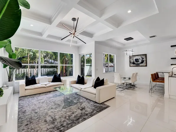500 NE Wavecrest Way, Boca Raton, FL 33432