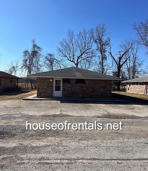 703 Rusty Ln — Photo 11