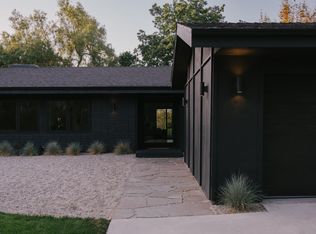 24375 Crestlawn St, Woodland Hills, CA 91367