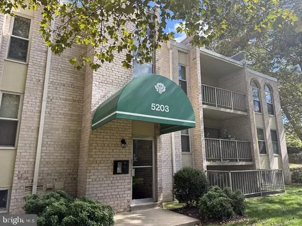 5203 Duke St APT 302, Alexandria, VA 22304