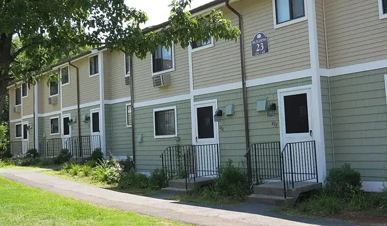 360 1/2 Tokeneke Rd — Photo 3