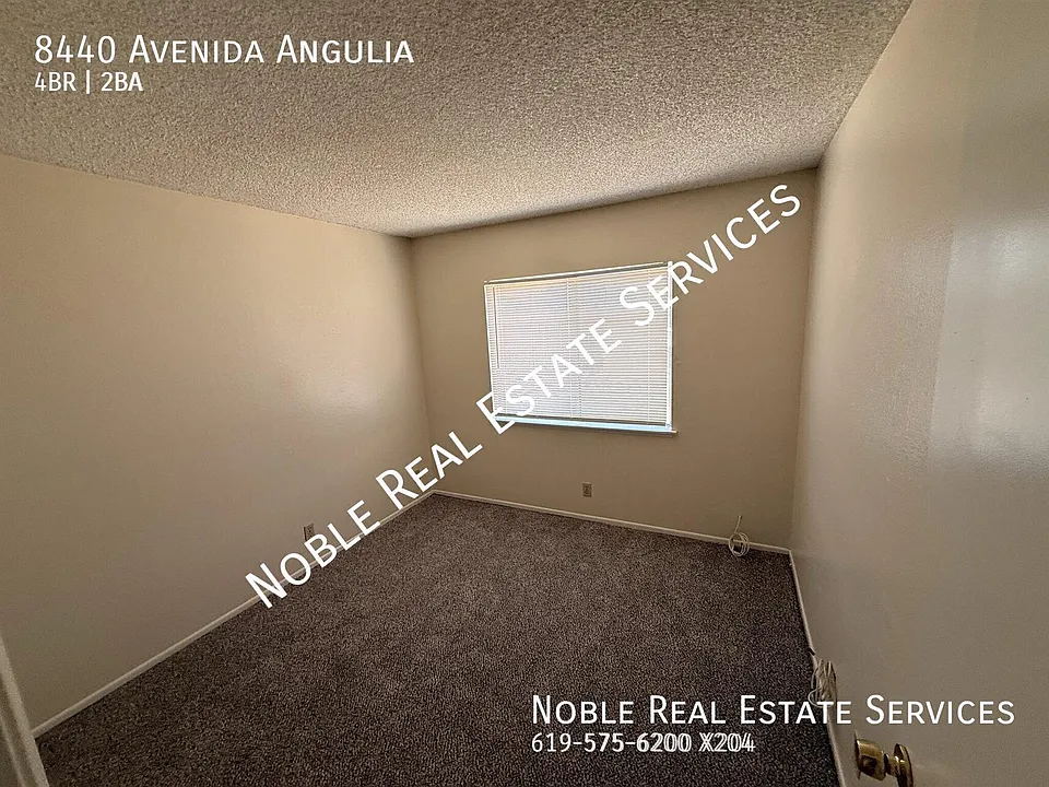 8440 Avenida Angulia