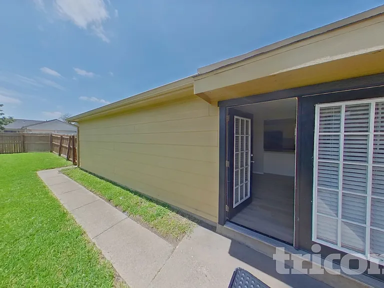300 Ripplewood Dr — Photo 15