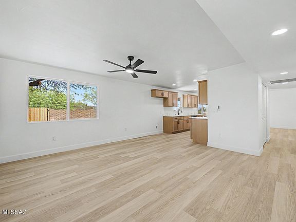4th image of 2902 W Vermont St