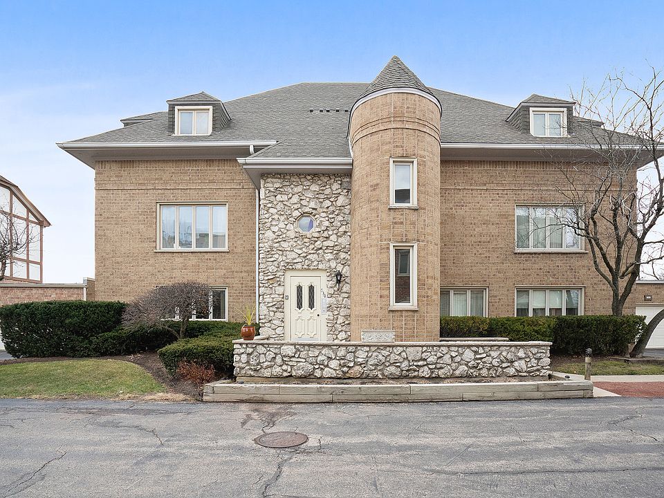 1st image of 630 Ballantrae Dr APT C