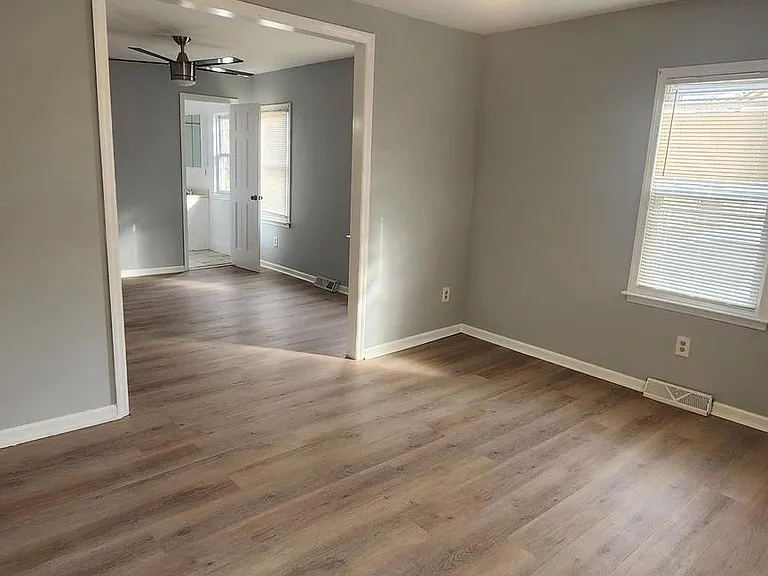 108 E Pacific Ave #1 — Photo 4