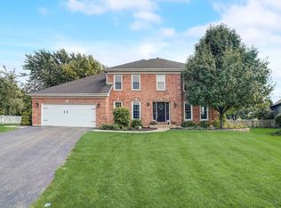702 Caitlin Ct, Grayslake, IL 60030
