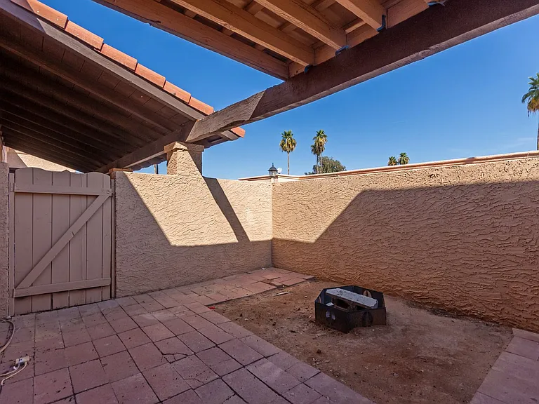 615 N Arrowhead Dr — Photo 25