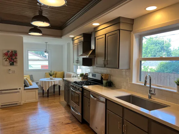 1031 Saint Clair Ave, Saint Paul, MN 55105