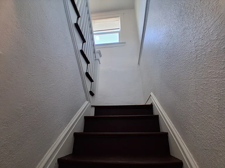 2640 Victor St — Photo 16