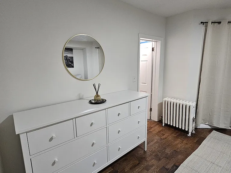 294 N Park St — Photo 8