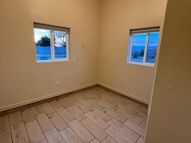 19402 W Corto Ln — Photo 8
